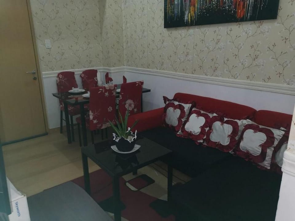 TWO Bedroom Unit Vacation rental in Quezon City