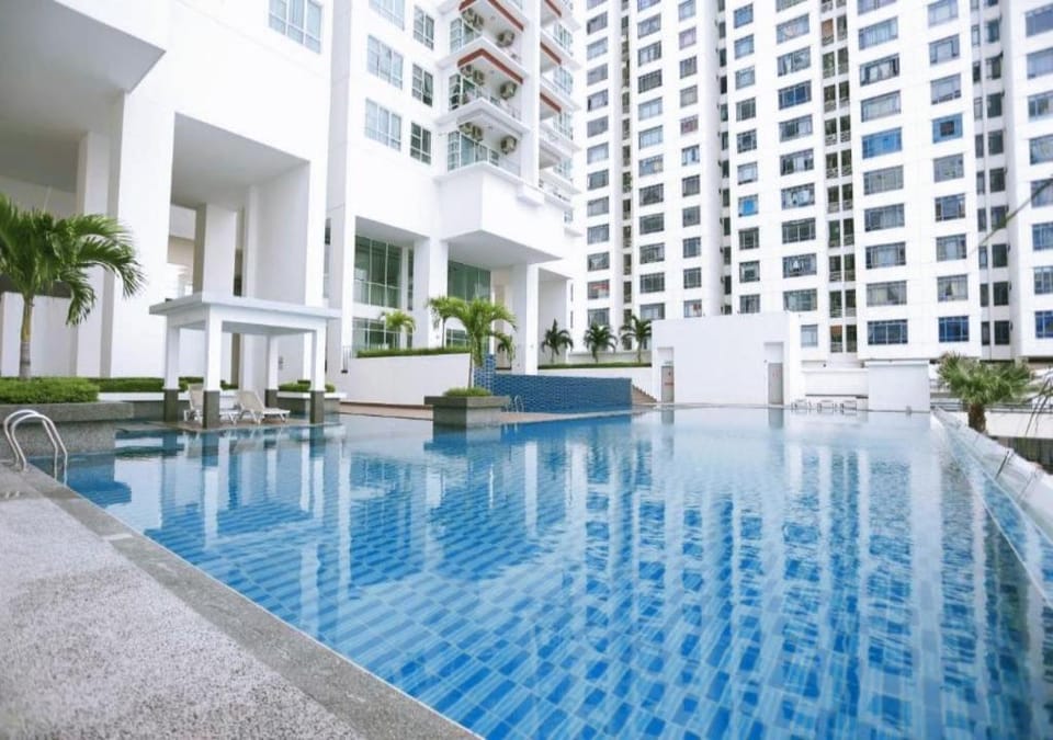 Supervalue Pinnacle Tower JB Town 3 Bed 2 Bath Apartment in Johor Bahru