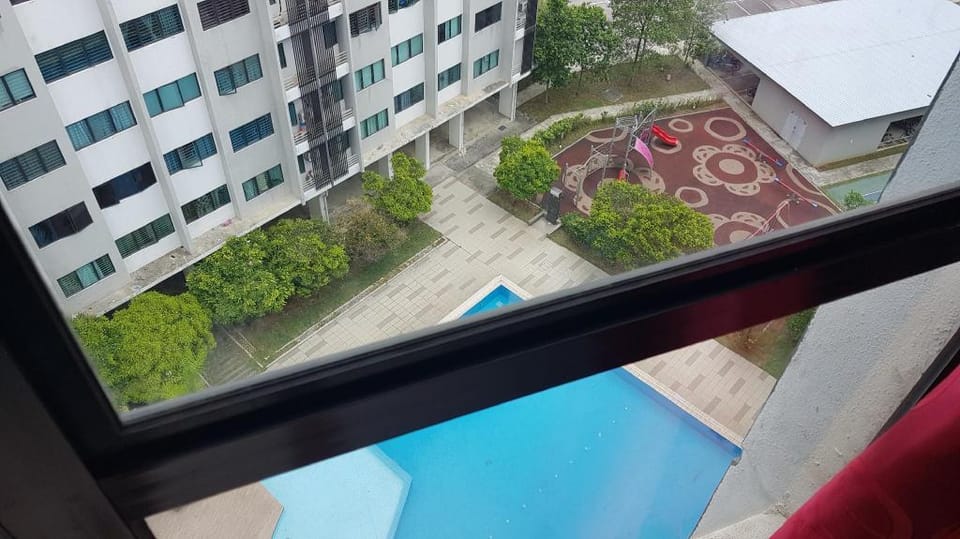 Muslim stay swimming pool, aircond wifi 5 bed Apartment in Selangor, Malaysia
