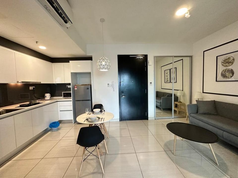 Almas Studio Cozy Netflix 100mbps By STAY Vacation rental in Johor