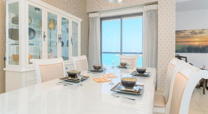 Stunning Beach front Apt Dubai Eye View JBR Dubai Apartment in Dubai