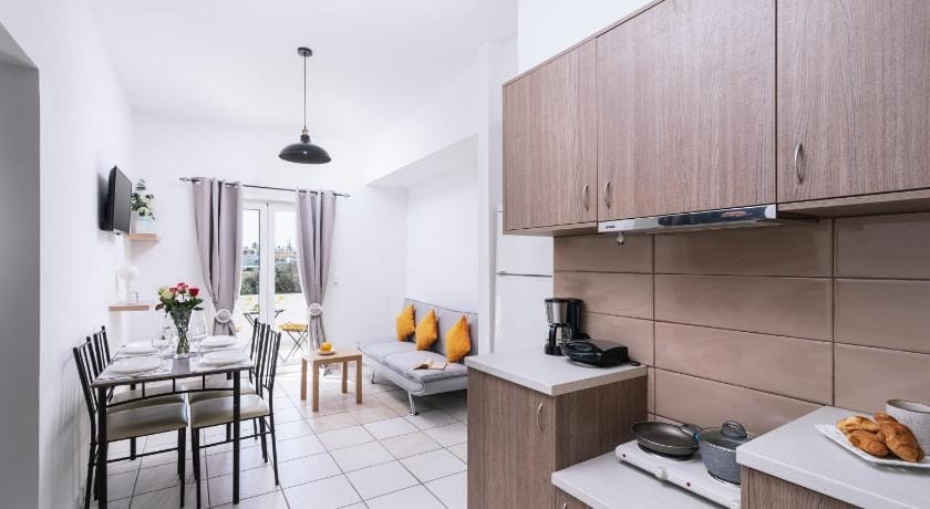 ErmisLuxury Suites and Apartments Hotel in Crete