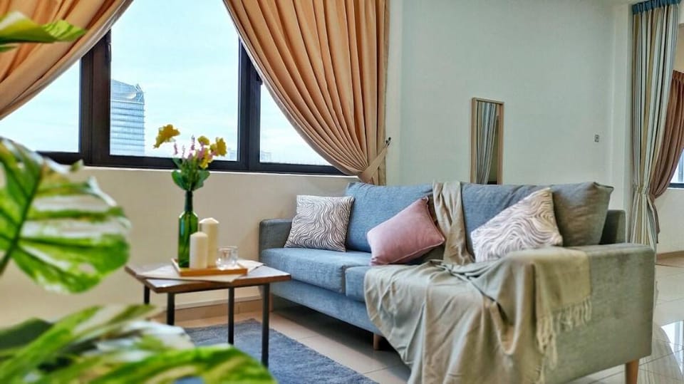 Cozy Home @Encorp Strand Mall ~TGV~Alpha IVF ~4Pax Vacation rental in Petaling Jaya