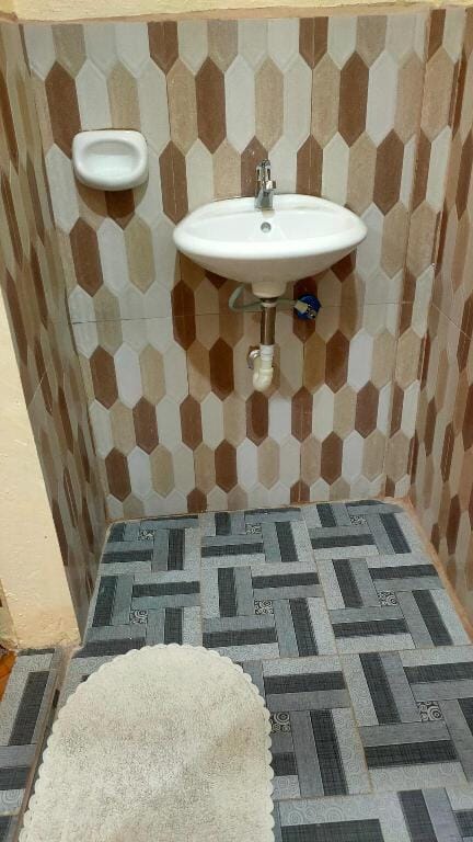 Ivory Castle, Residences, Room 5 Apartment in Central Visayas