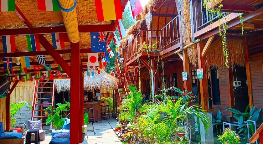 Good Vibes Bungalows Hotel in Pemenang