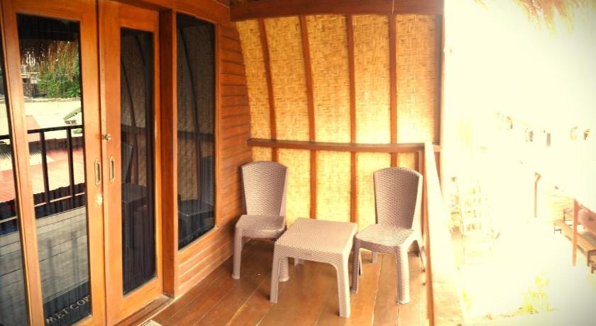 Good Vibes Bungalows Hotel in Pemenang