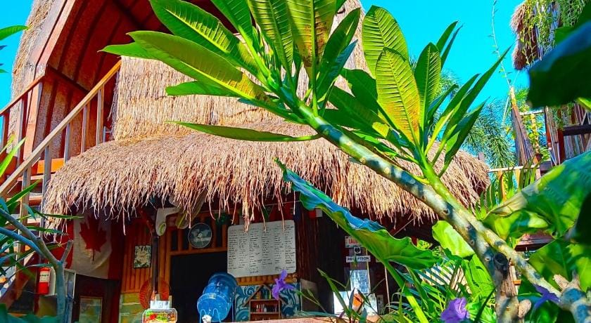 Good Vibes Bungalows Hotel in Pemenang