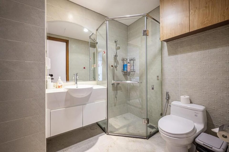 Vinhomes - 2 bedrooms apartment by Mai’s House Apartment in Ho Chi Minh City