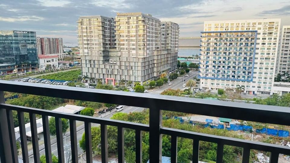 Chicago’s Suite (FREE PARKING) Apartment in Pasay