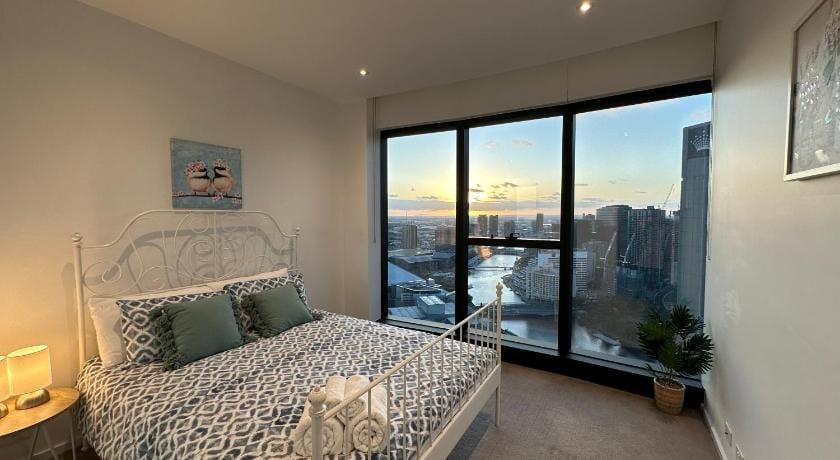 Crown/FreeCarpark/Swimming/OceanView/RiverView/CBD Apartment in Southbank