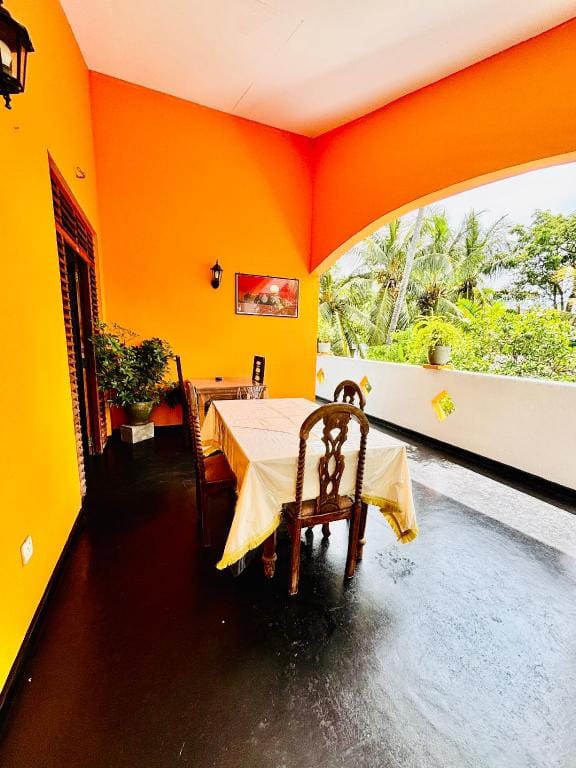 Mali Guest House Hotel in Hikkaduwa