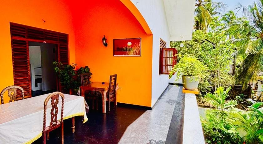 Mali Guest House Hotel in Hikkaduwa