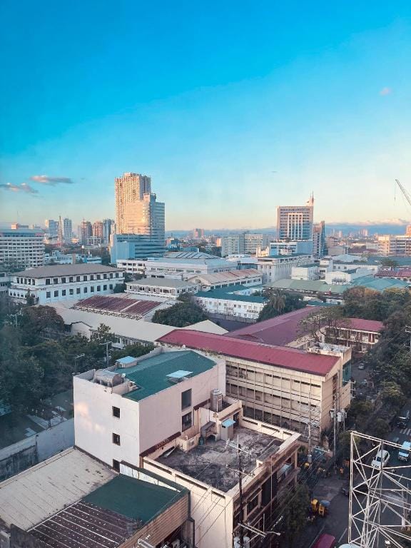One Bedroom in Manila near UP, PGH & US Embassy  Apartment in Manila City