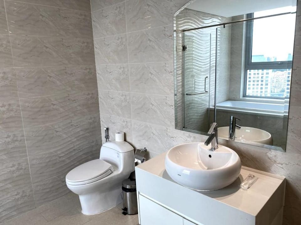 Vinhome Central Park Cho Thuê Ba Phòng Ngủ Hai VS  Vacation rental in Ho Chi Minh City