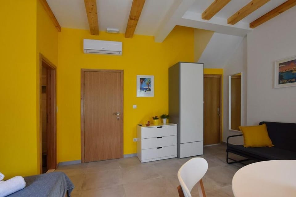 Orange apartment with free parking Apartment in Dubrovnik
