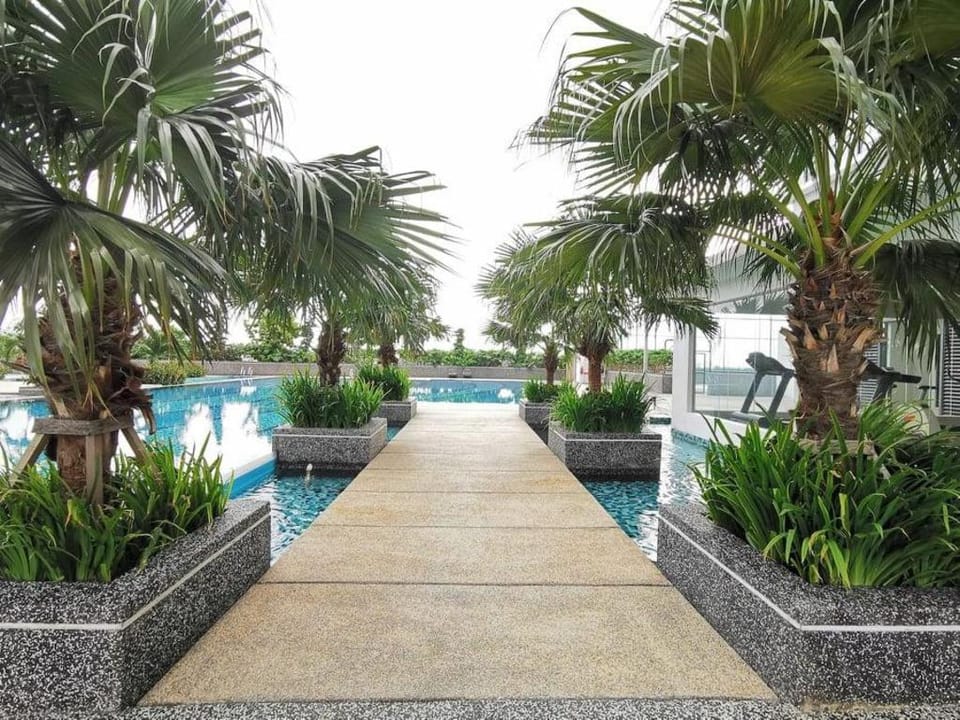 Platino 2BR Paradigm Mall Netflix Youtube BySTAY Vacation rental in Johor Bahru