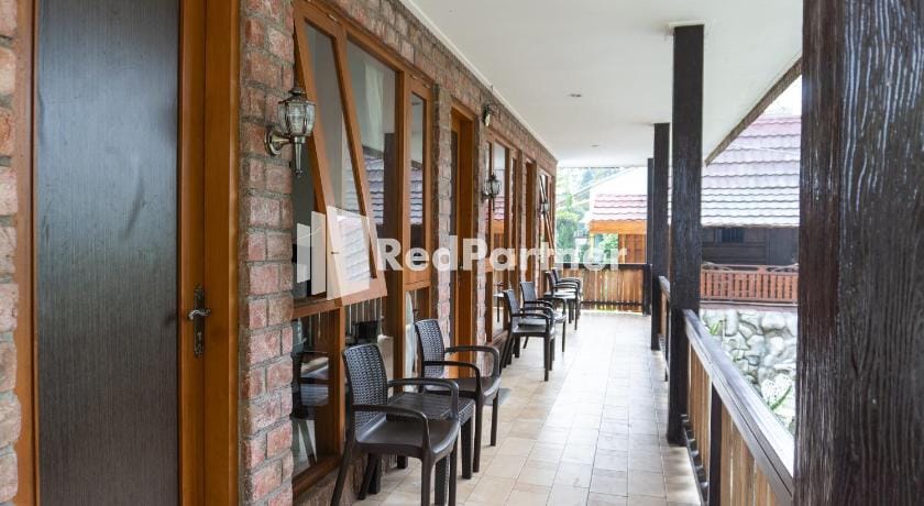 Javenir Hotel Tawangmangu Mitra RedDoorz Hotel in East Java