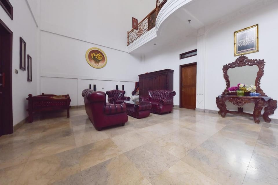 RedDoorz Syariah near Dago Pakar 2 Hotel in Bandung