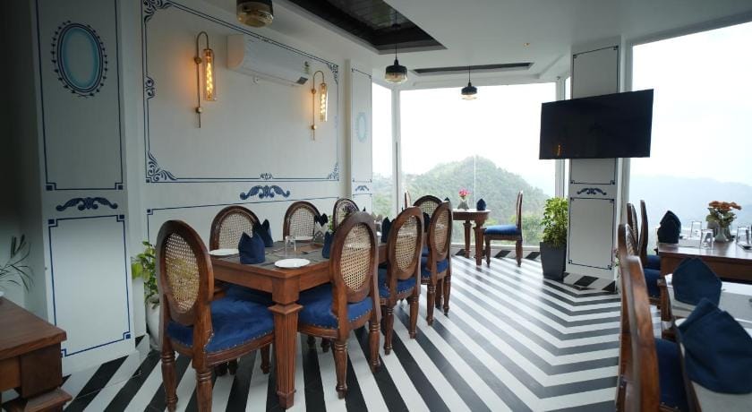 Oakhill Resort Hotel in Himachal Pradesh