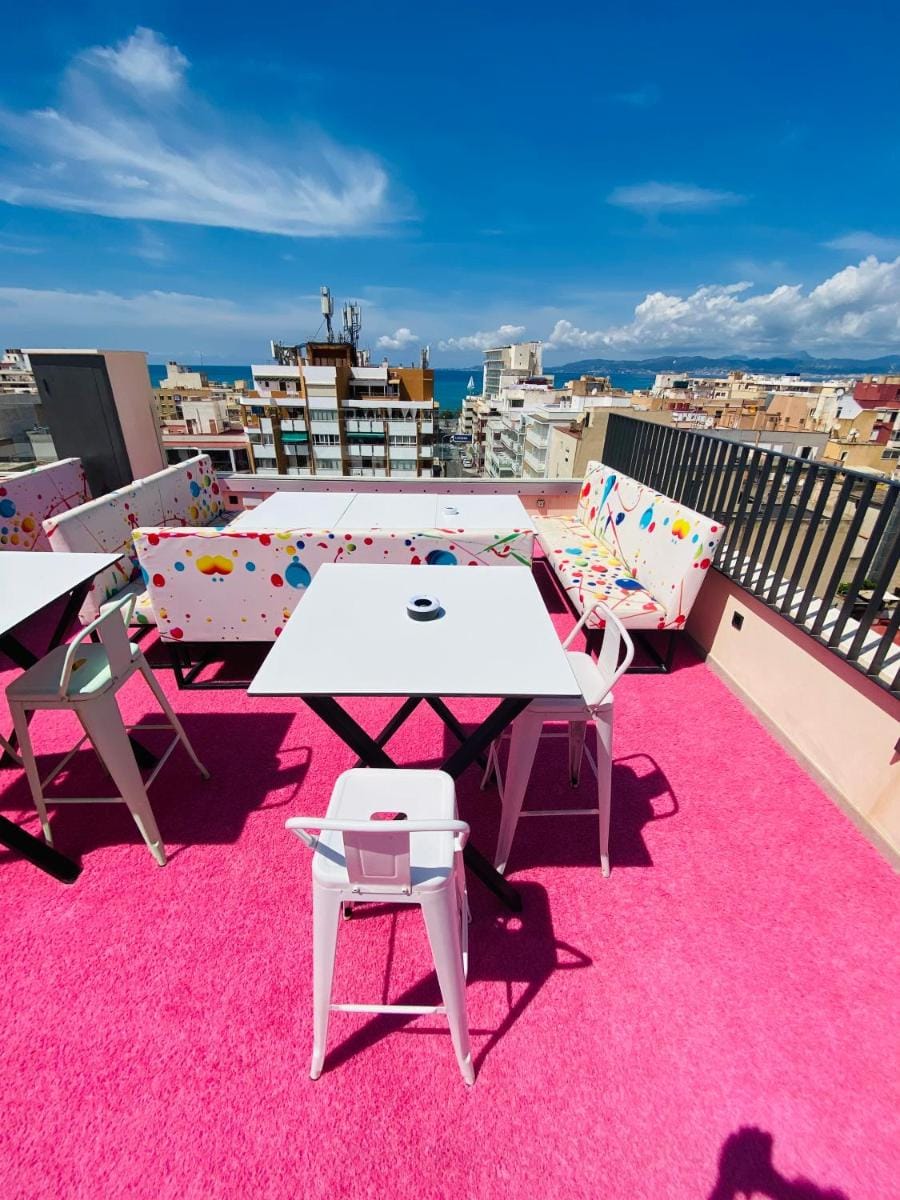 We Street Hostel - Albergue Hostel in Balearic Islands