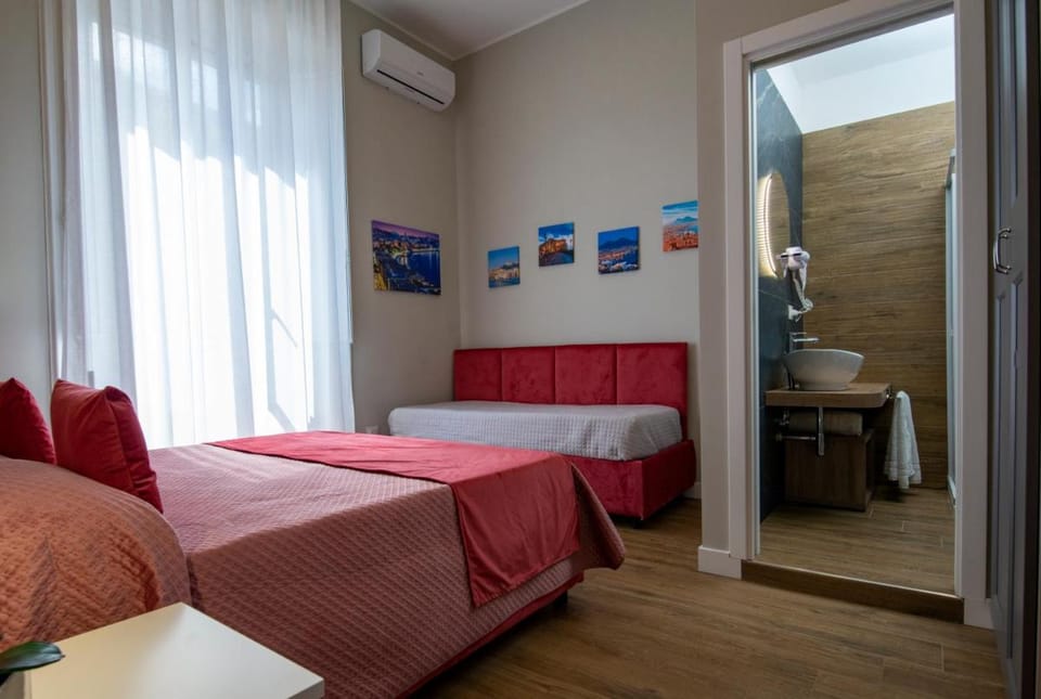 VIVI A NAPOLI Bed and Breakfast in Naples
