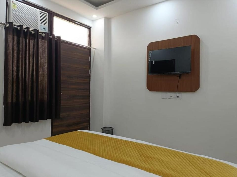 Hotel The Royal Palm Hotel in Noida