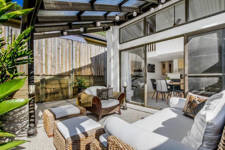 Stunning Family Friendly 2BR Oasis Vacation rental in Gold Coast
