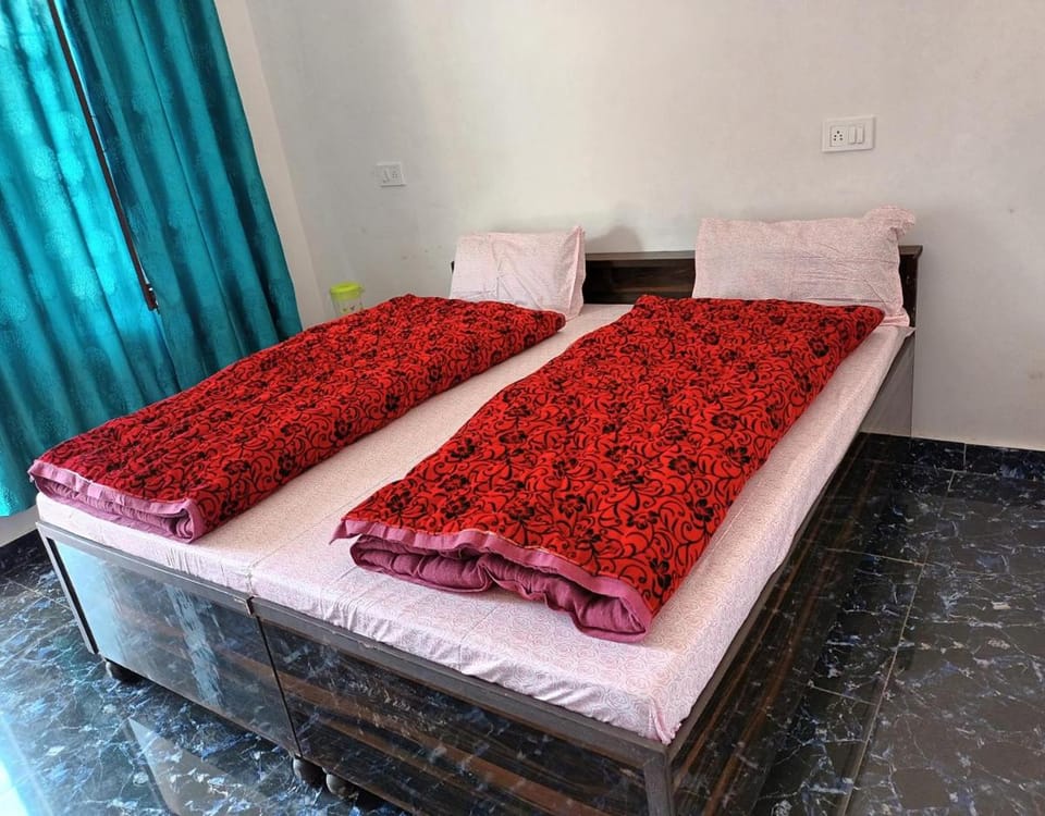 Hotel Deep Kishan by StayApart Bed and Breakfast in Uttarakhand