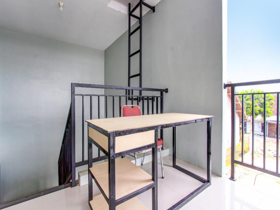 OYO 92477 Anugrah Kostel Syariah Hotel in Indonesia
