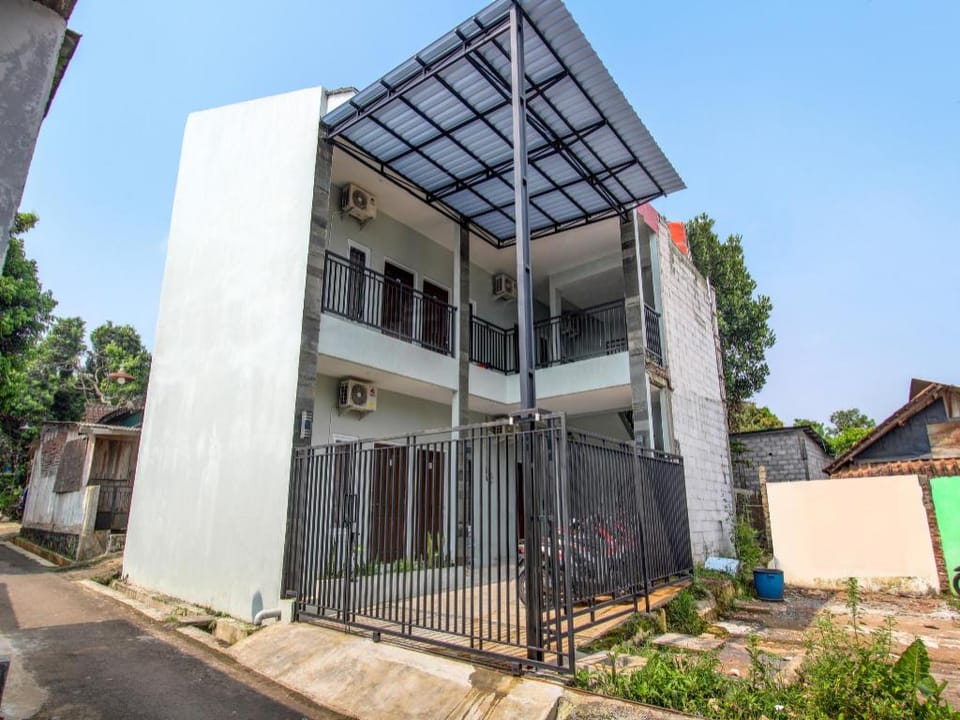OYO 92477 Anugrah Kostel Syariah Hotel in Indonesia