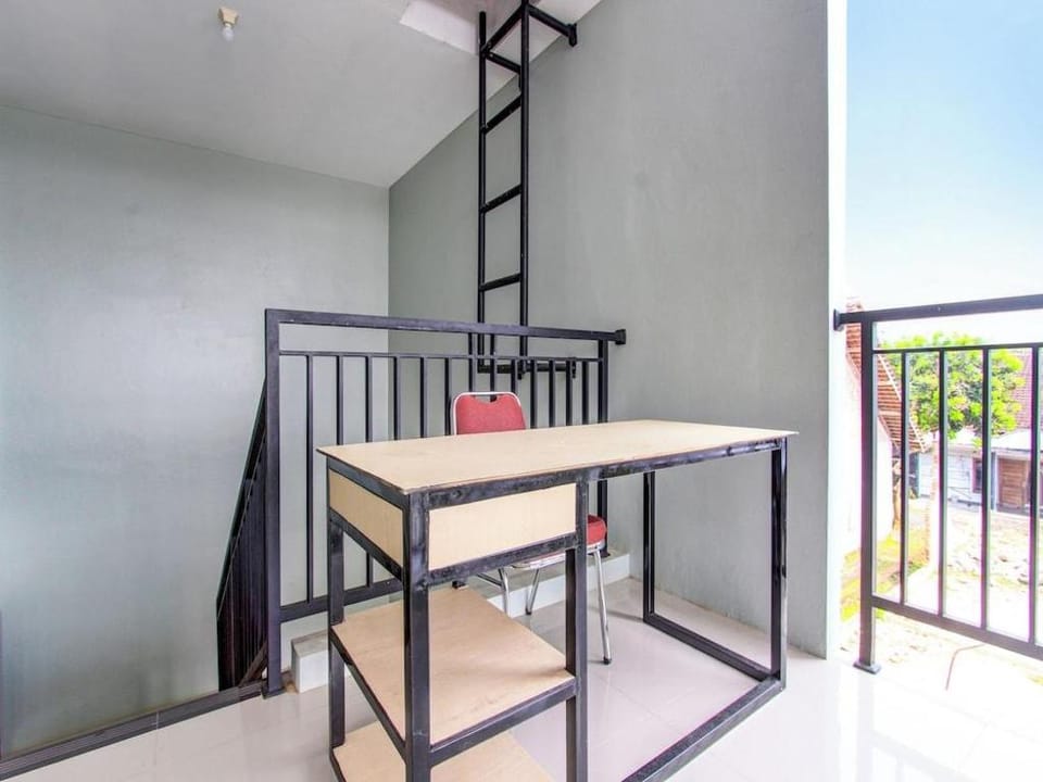 OYO 92477 Anugrah Kostel Syariah Hotel in Indonesia