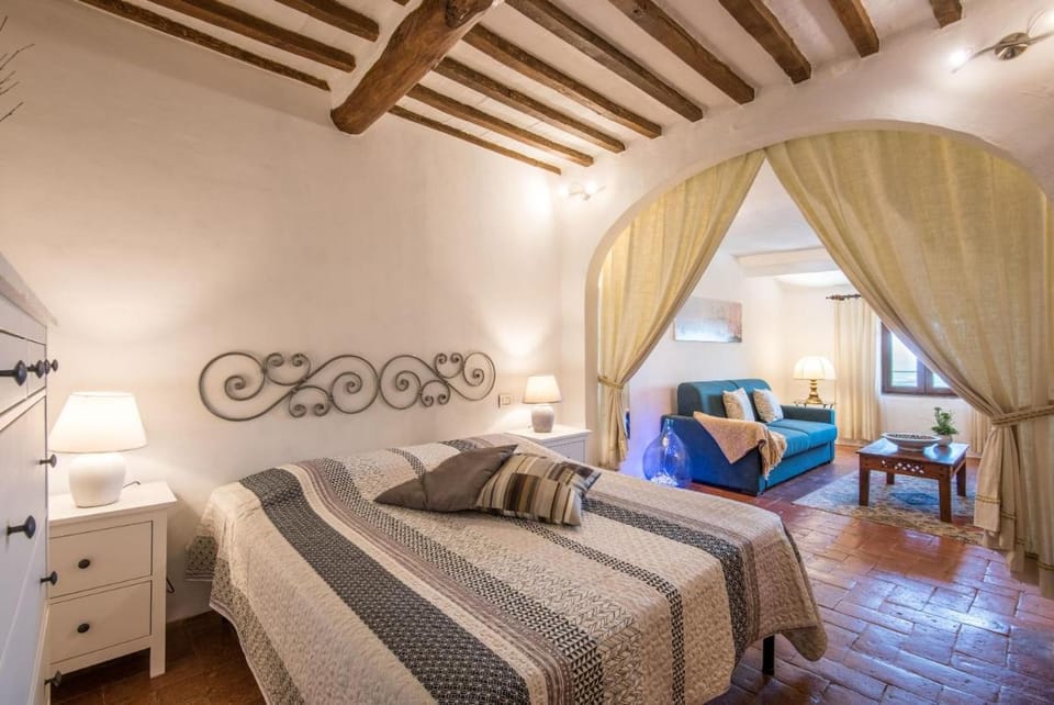 Apartment in the heart of Radicondoli with views over the hills and Wi-Fi Vacation rental in Tuscany