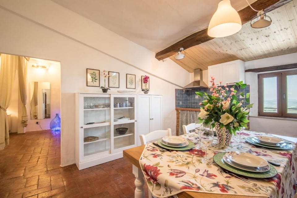 Apartment in the heart of Radicondoli with views over the hills and Wi-Fi Vacation rental in Tuscany