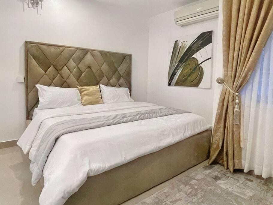 Modern 3 bedroom home Vacation rental in Lagos