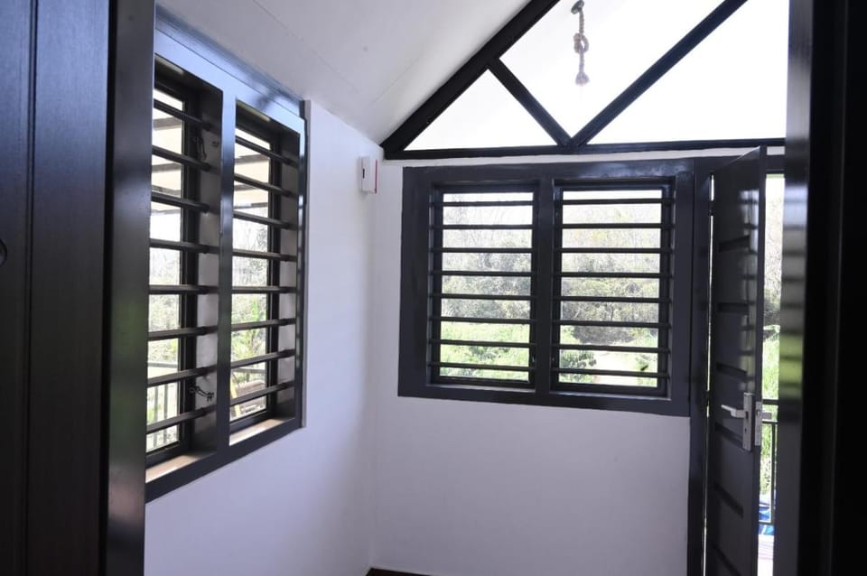 Moonglade Service Villa  Villa in Kerala