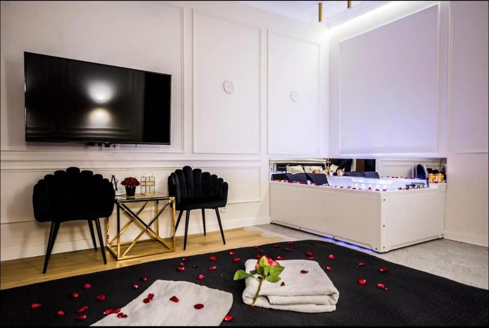 Apartament Shine Jacuzzi Starowiślna Kraków Apartment in Krakow