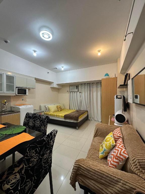 Sweetest Home (Studio Unit near Venice Mall) Apartment in Makati