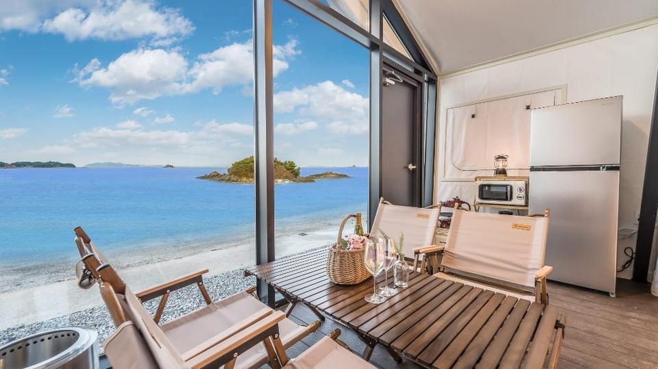 Daebudo On the Beach Pool Villa Bed and Breakfast in Gyeonggi-do
