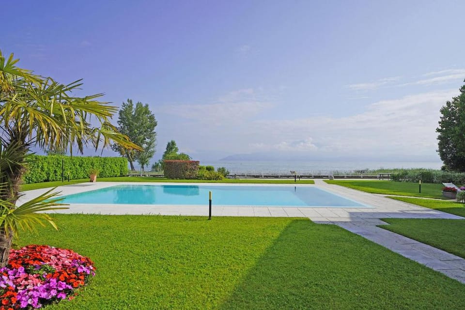 Il Porticciolo P1/12 by Wonderful Italy Apartment in Sirmione