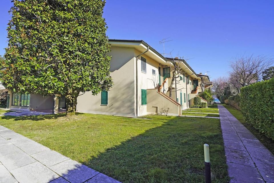 Il Porticciolo P1/12 by Wonderful Italy Apartment in Sirmione