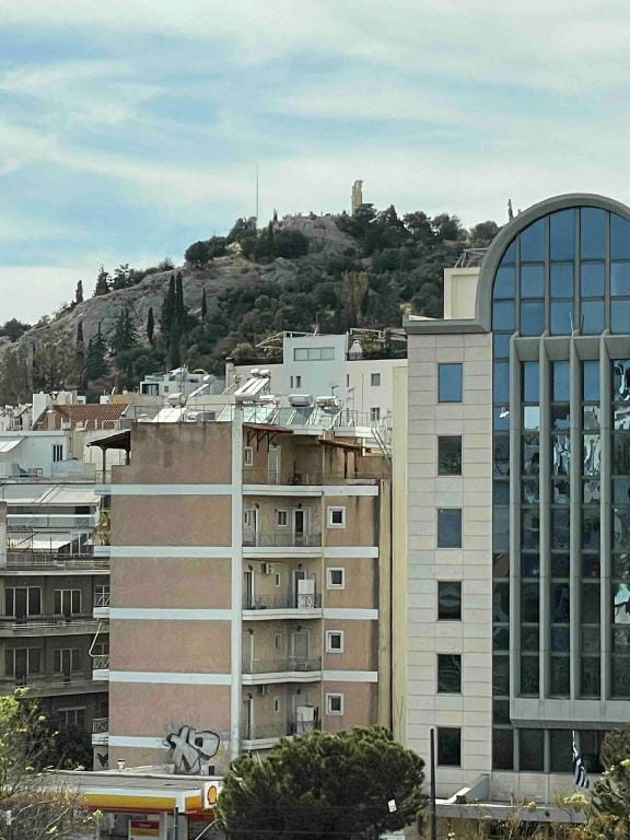 Cozy apartment in heart Athens near metro Fix 100m Apartment in Athens