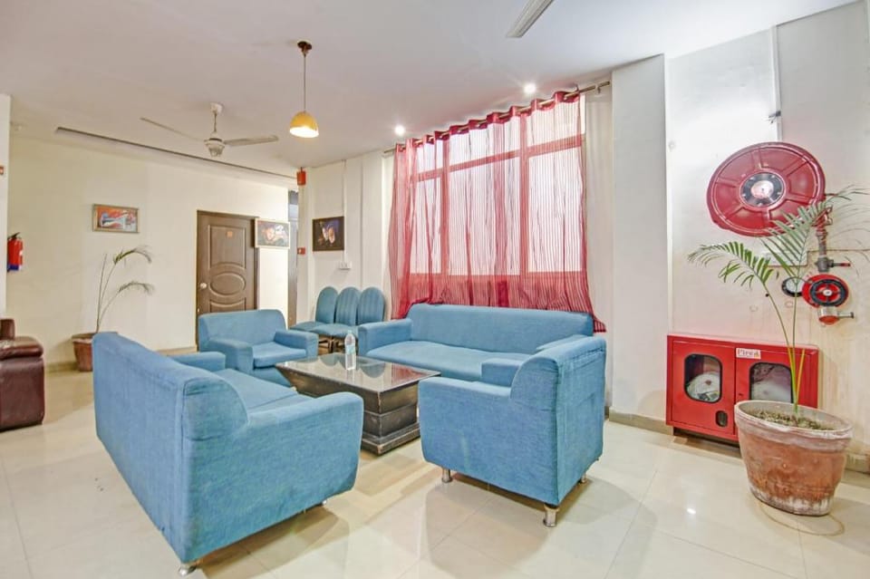 Hotel O Glorious Stayz Hotel in Noida