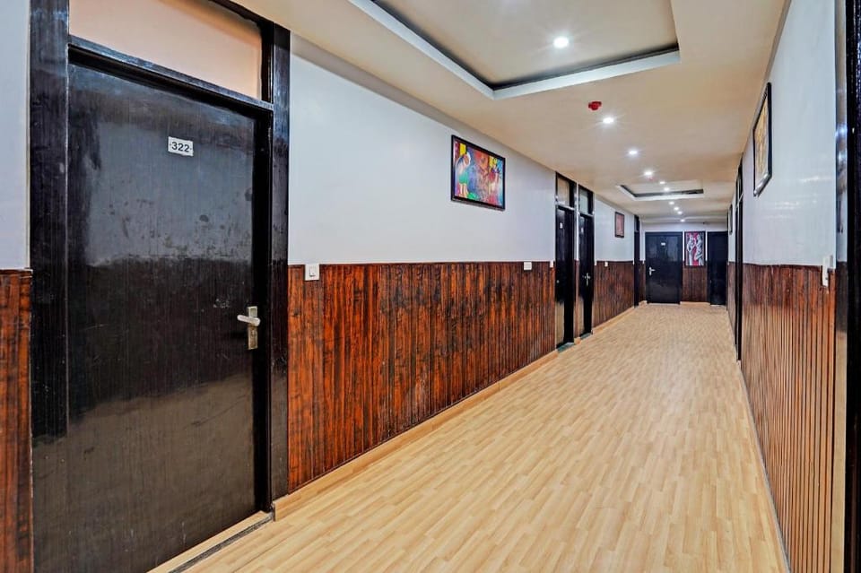 Collection O Noida Saffron Hotel in Noida