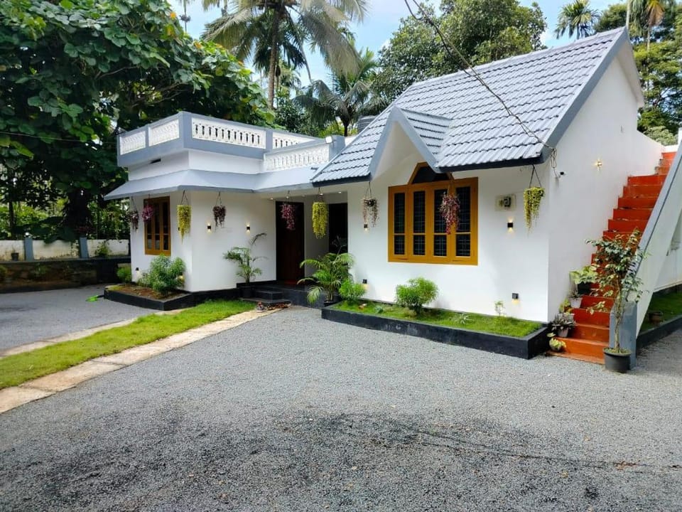 Ossum Bungalow Vacation rental in Kerala