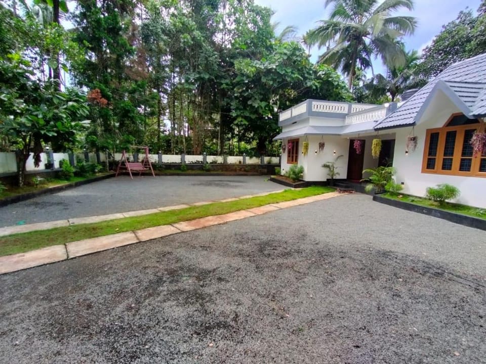 Ossum Bungalow Vacation rental in Kerala