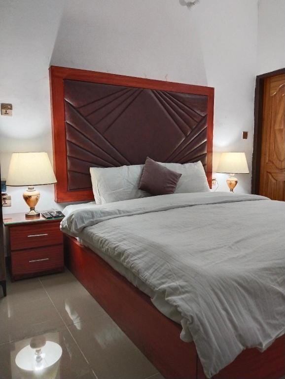 Homewood Suite One Bedroom Apartment Apartment in Lahore