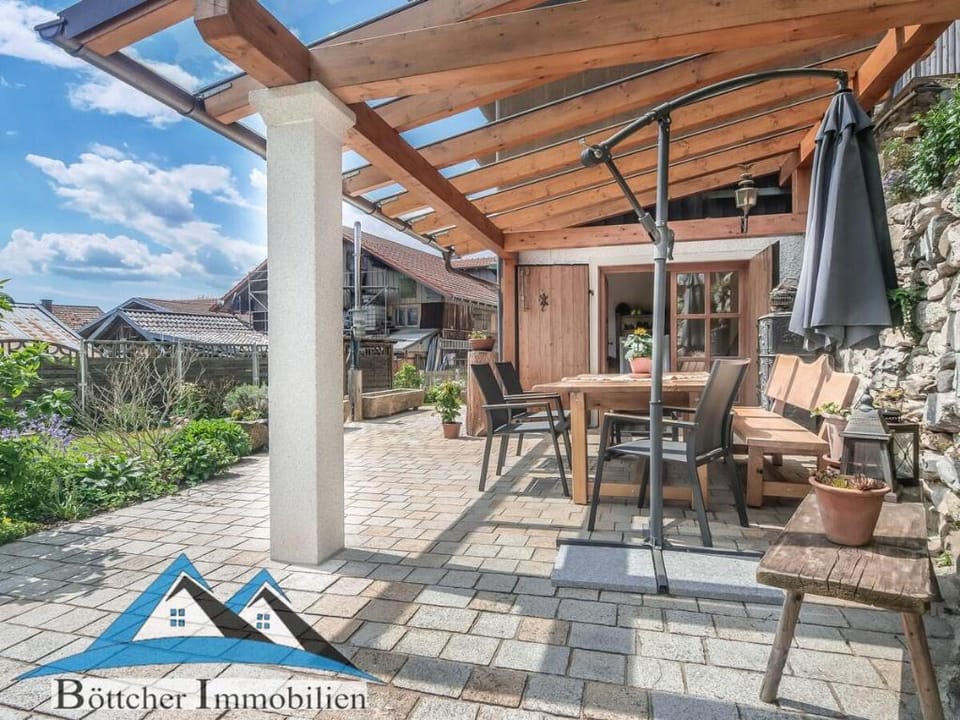 Bayr 400qm LUXUSVILLA. 2500qm uneinsehbarer Garten Villa in South Bohemian Region