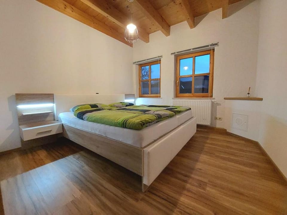 Bayr 400qm LUXUSVILLA. 2500qm uneinsehbarer Garten Villa in South Bohemian Region