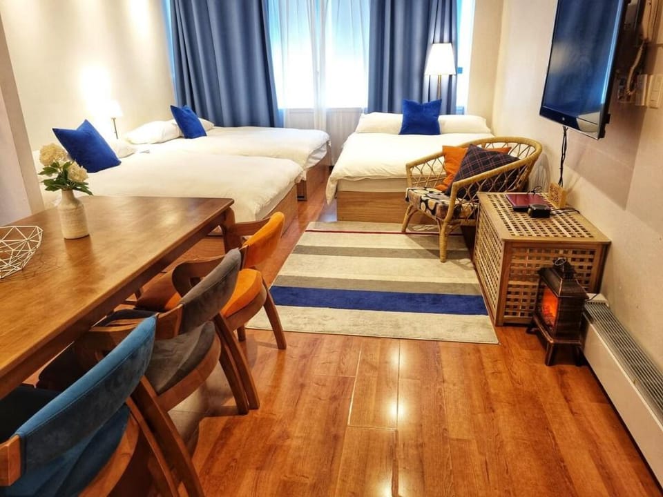 Super location★1 sec from Hongdae SUB&wifi Netflx1 Apartment in Seoul