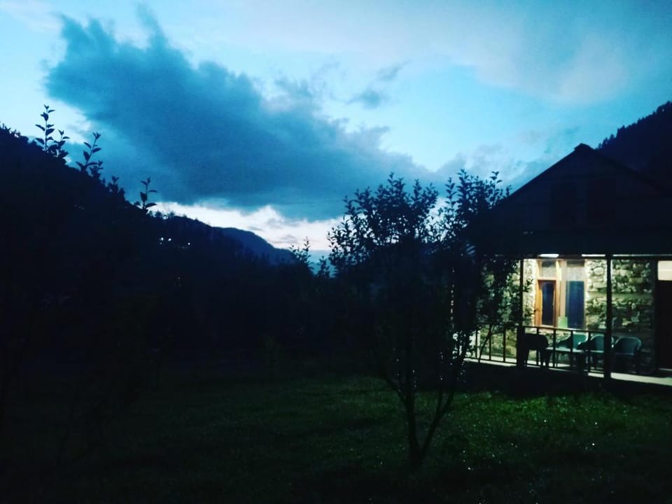 Apple tree cottage jibhi Vacation rental in Himachal Pradesh